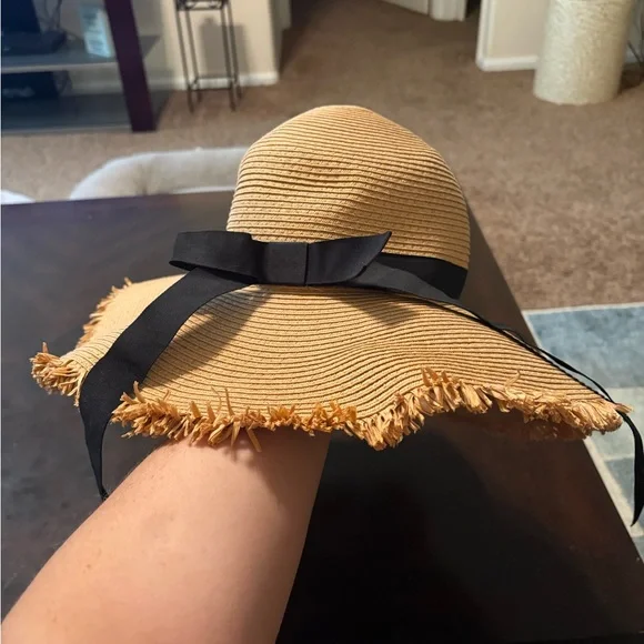 NWOT LC Lauren Conrad Packable Floppy Beach Hat - Picture 3 of 5